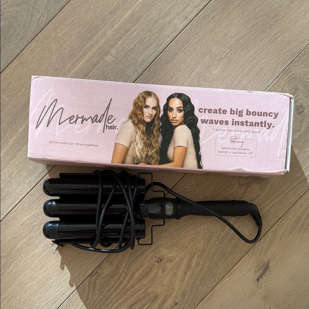 Mermade Hair Waver in Black